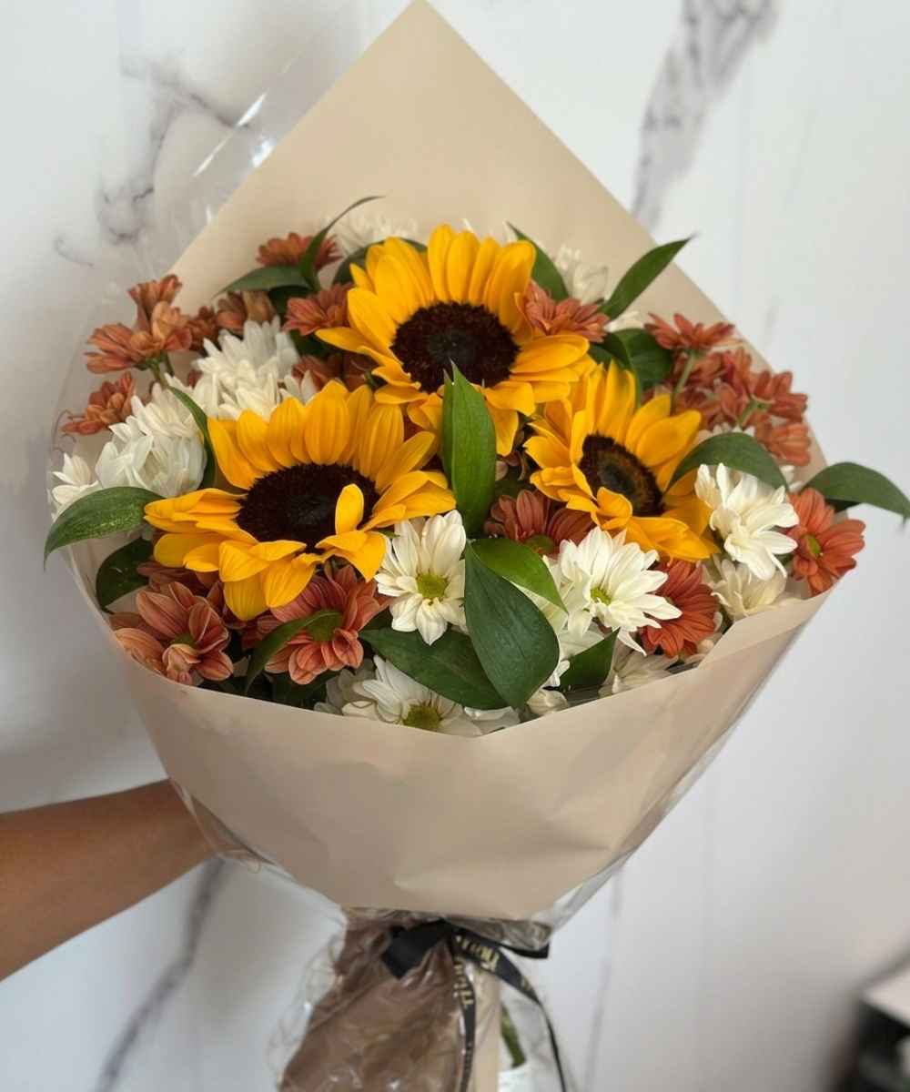 Buquê de Girassóis Premium com flores do campo para presente em Araruama