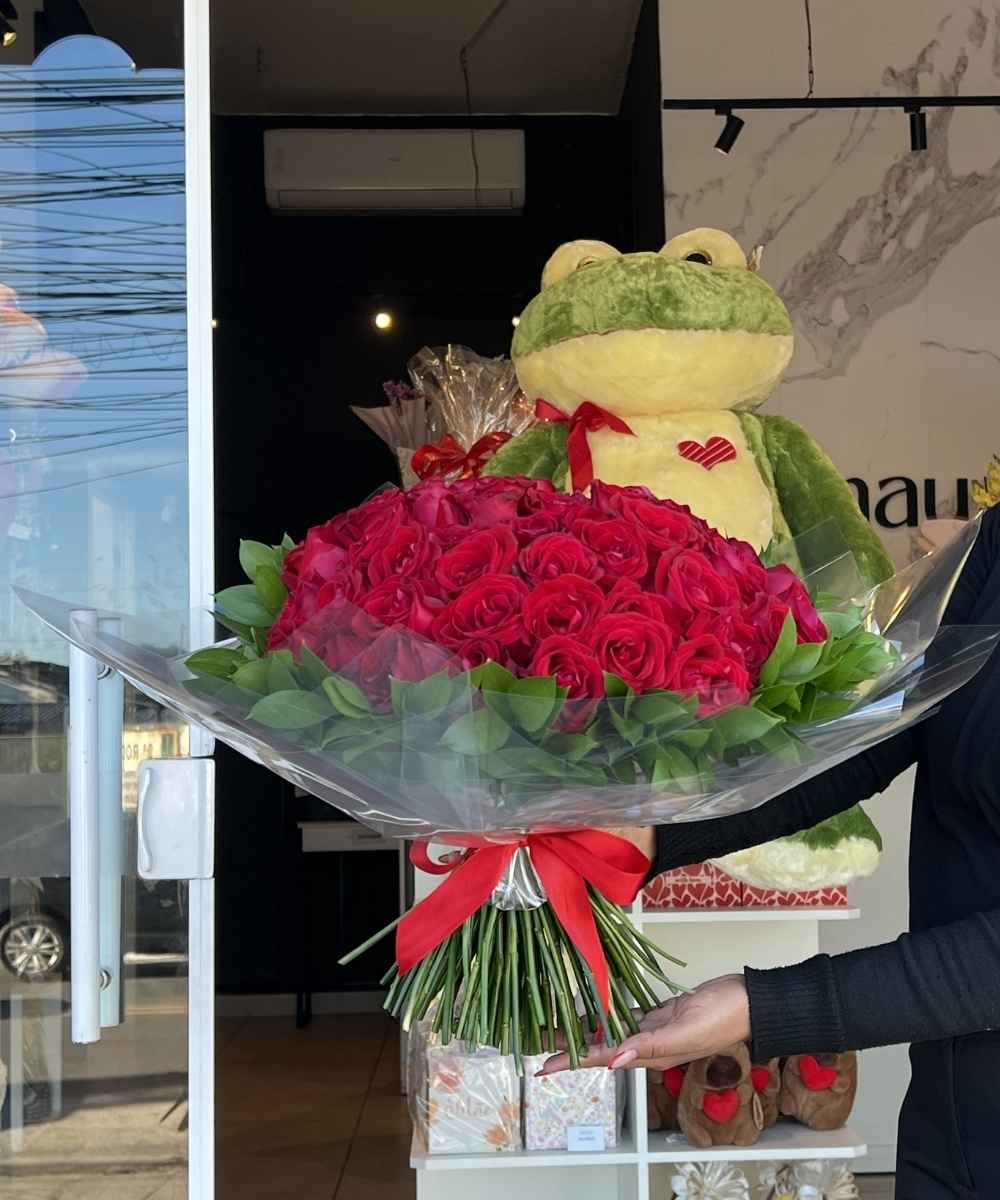 Buquê 50 Rosas Vermelhas Importadas Premium 3 Buquê com 50 rosas importadas para presente romântico em Araruama