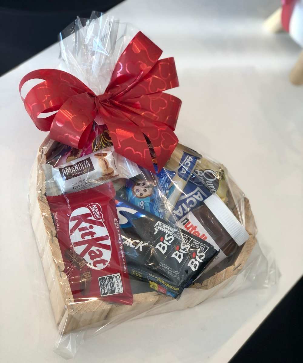 Coração Chocolate com Nutella, Bis, KitKat e chocolates Lacta para presente em Araruama