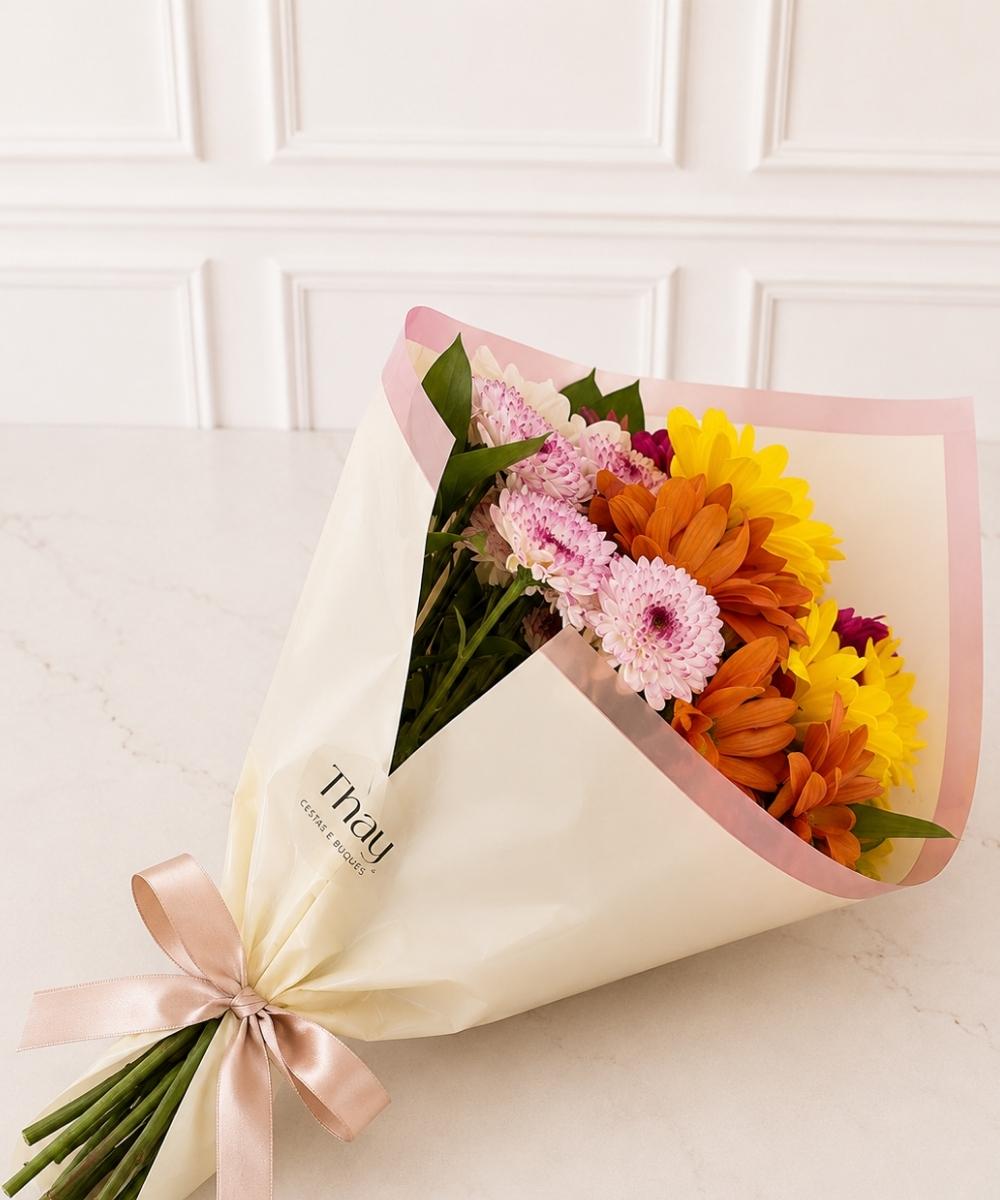 Mini buquê floral com flores do campo para presente em Araruama