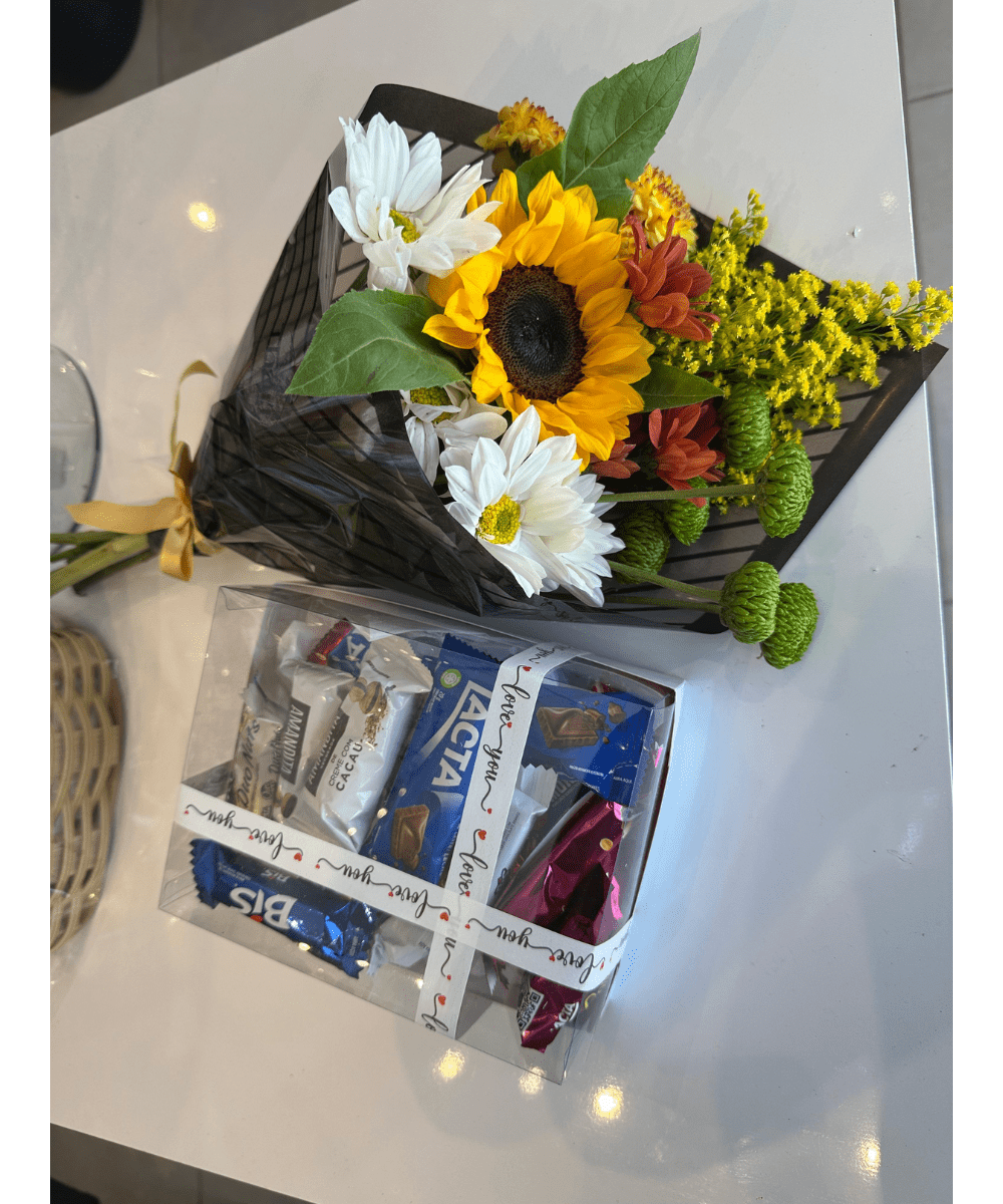 Mini buquê de Girassol + Caixa de bombons