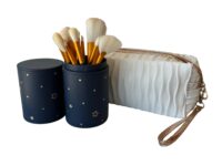 Kit de maquiagem com necessaire e pincéis para presente em Araruama