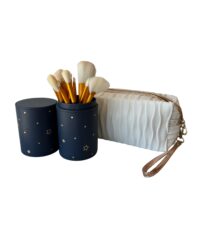 Kit de maquiagem com necessaire e pincéis para presente em Araruama
