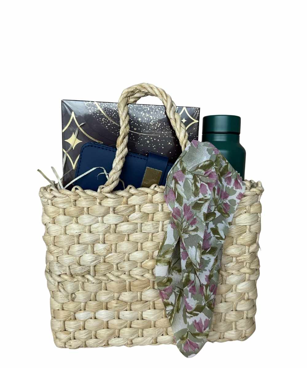 Presente feminino com bolsa, kit eudora e acessórios em Araruama