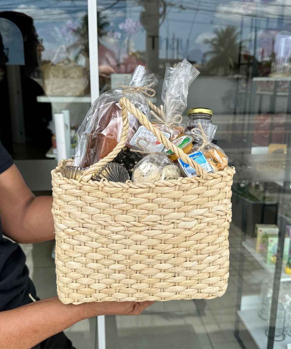 Café na Bolsa 4 Cesta de café da manhã completa com chocolate para presente em Araruama