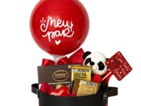 Cesta Meu Par com chocolates premium e pelúcia para presente romântico em Araruama