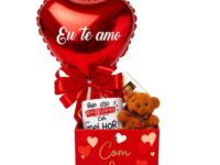 Presente romântico para namorada com caneca personalizada e Ferrero Rocher em Araruama