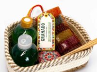 Cesta Serenidade com Granado, vela aromática e itens de autocuidado em Araruama