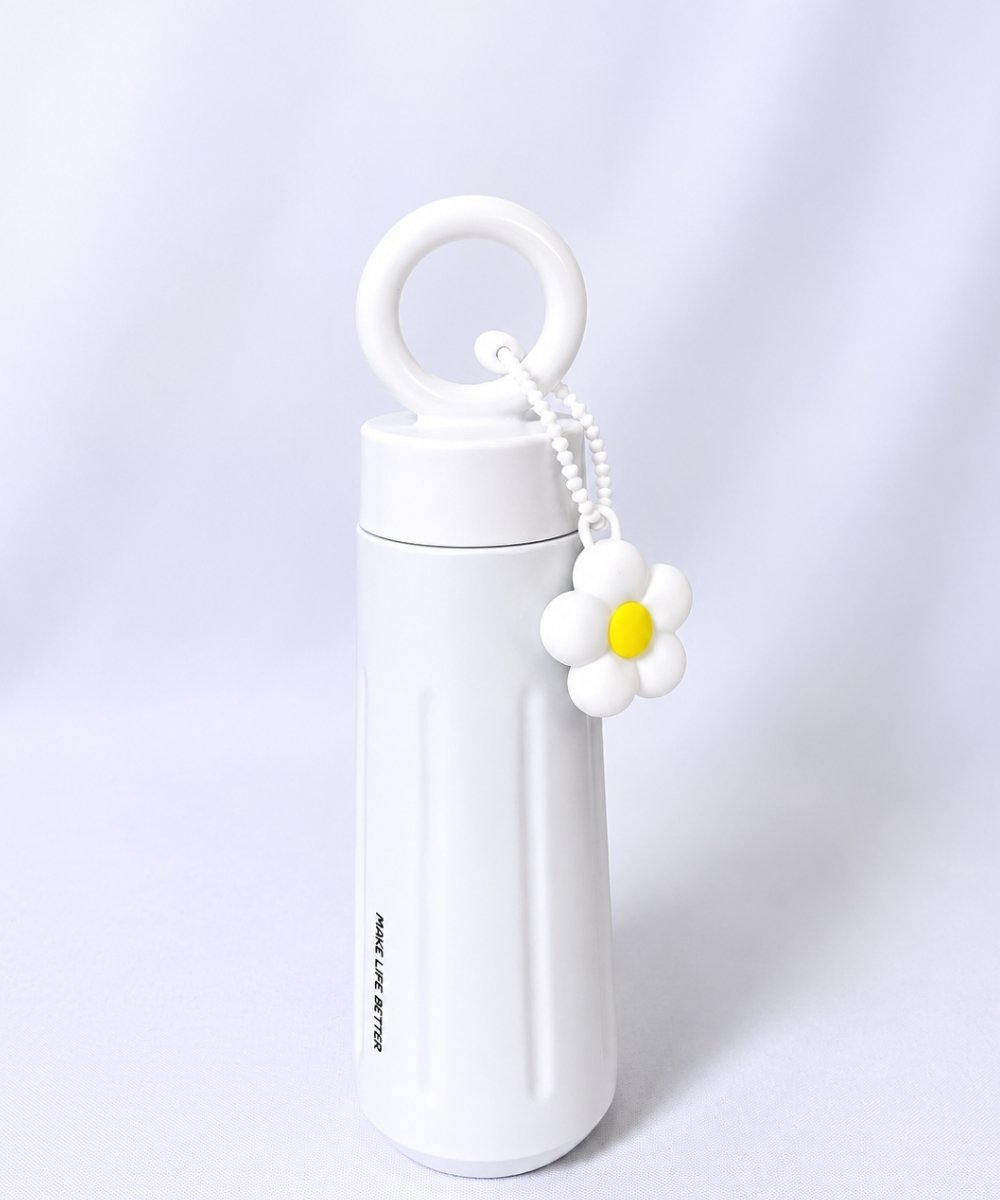 Garrafa térmica 450ml em aço inox com chaveiro de florzinha em Araruama
