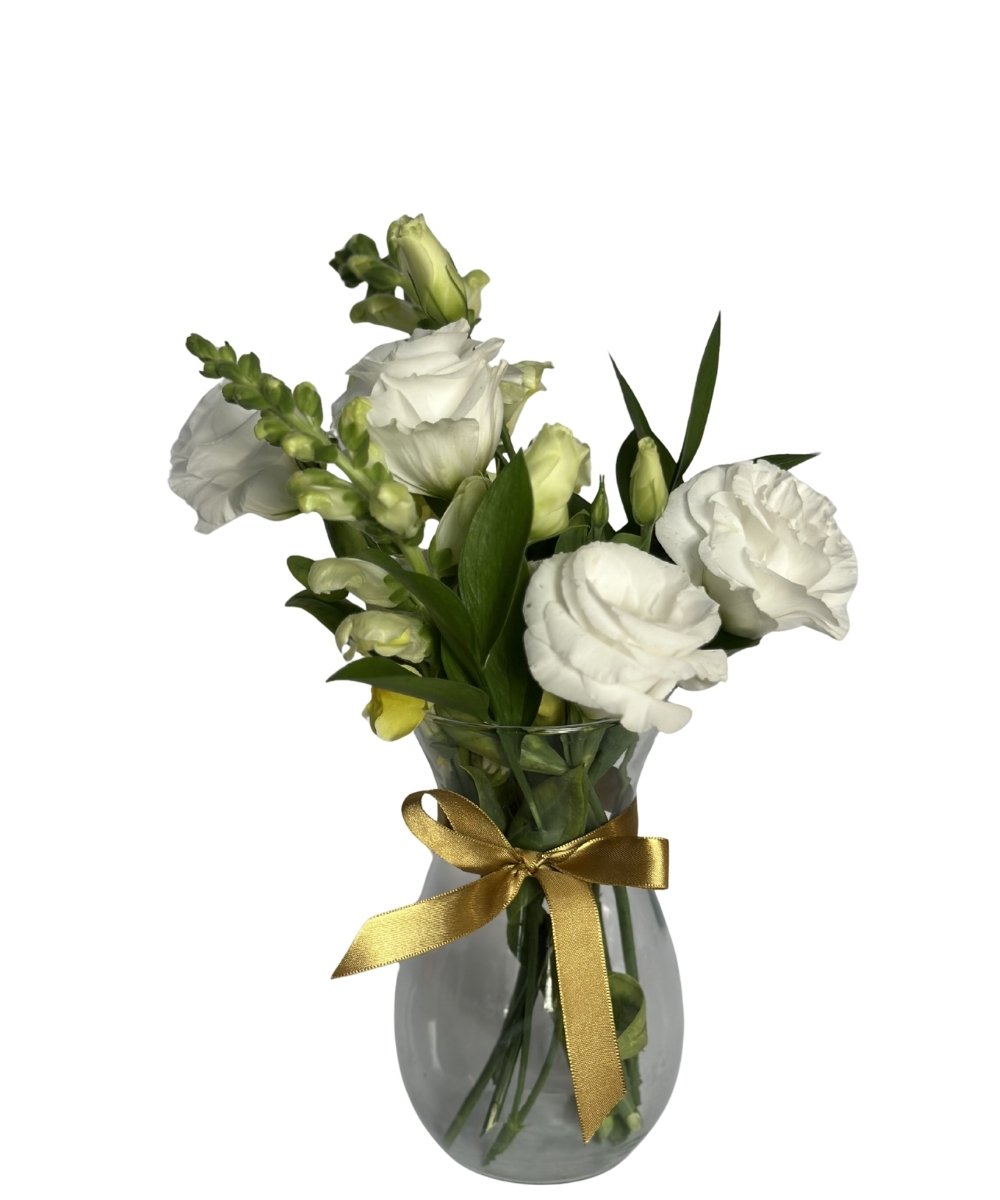 Arranjo floral Petit Flower em vaso de vidro com lisianthus e boca de leão em Araruama