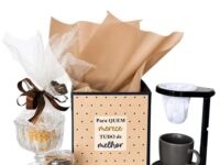 Cesta Cuidado com café, xícara e biscoitos para presente em Araruama