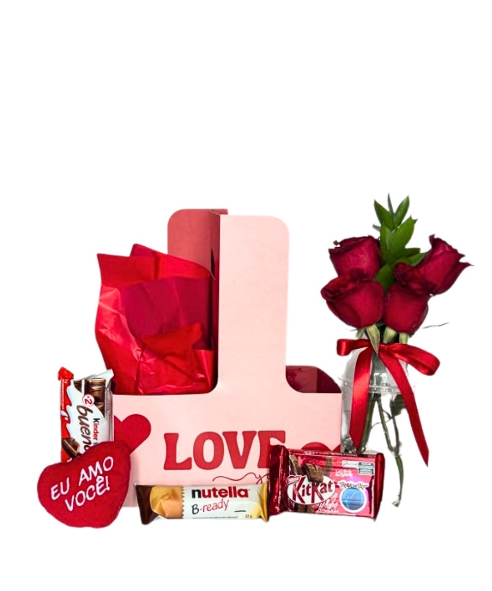 Cesta Doce Paixão com rosas vermelhas, chocolates e mini pelúcia em Araruama