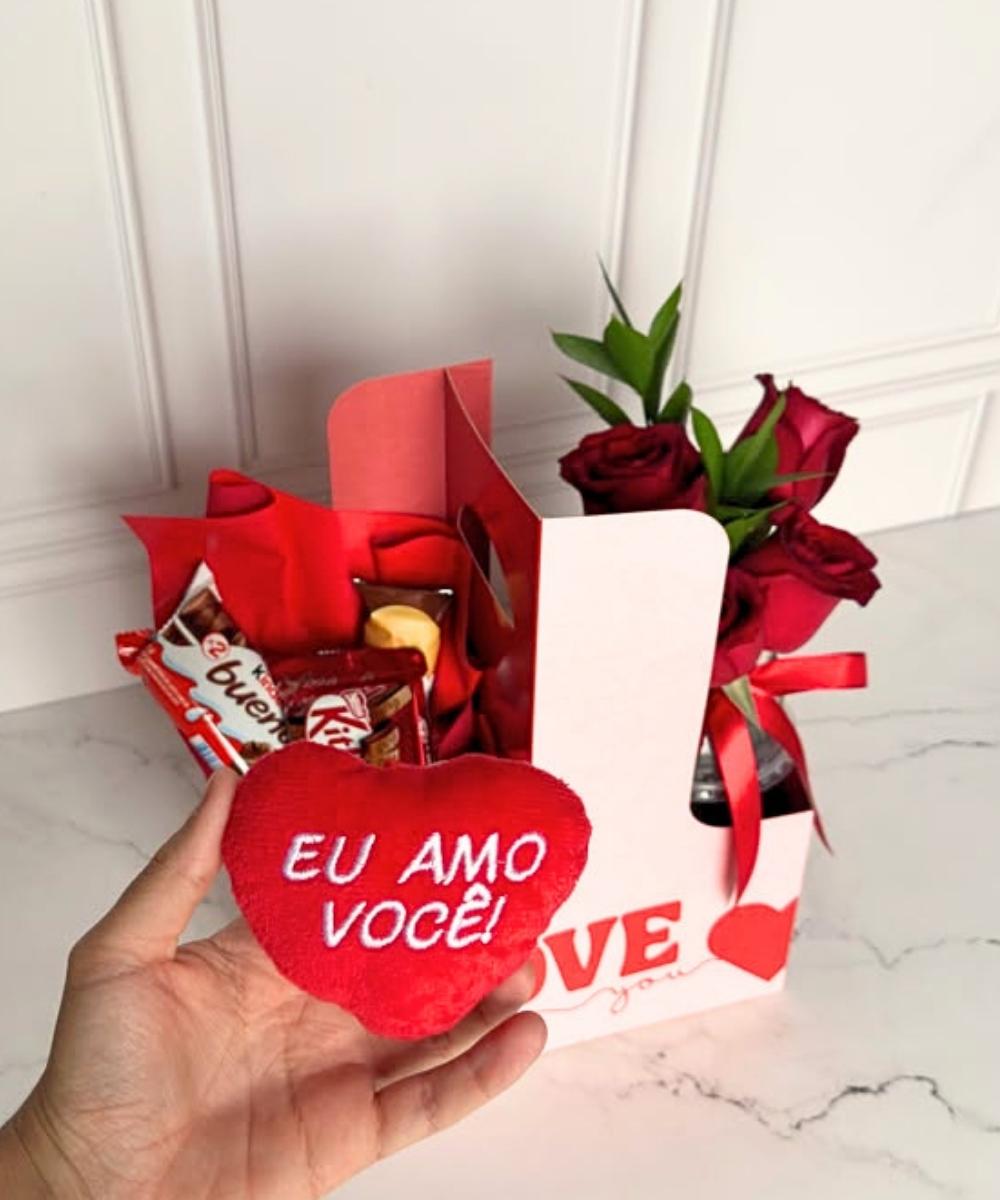 Cesta Doce Paixão 3 Cesta Doce Paixão com rosas vermelhas, chocolates e mini pelúcia em Araruama