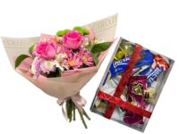 Mini Buquê de Rosas Cor de Rosa com Bombons Lacta em Araruama