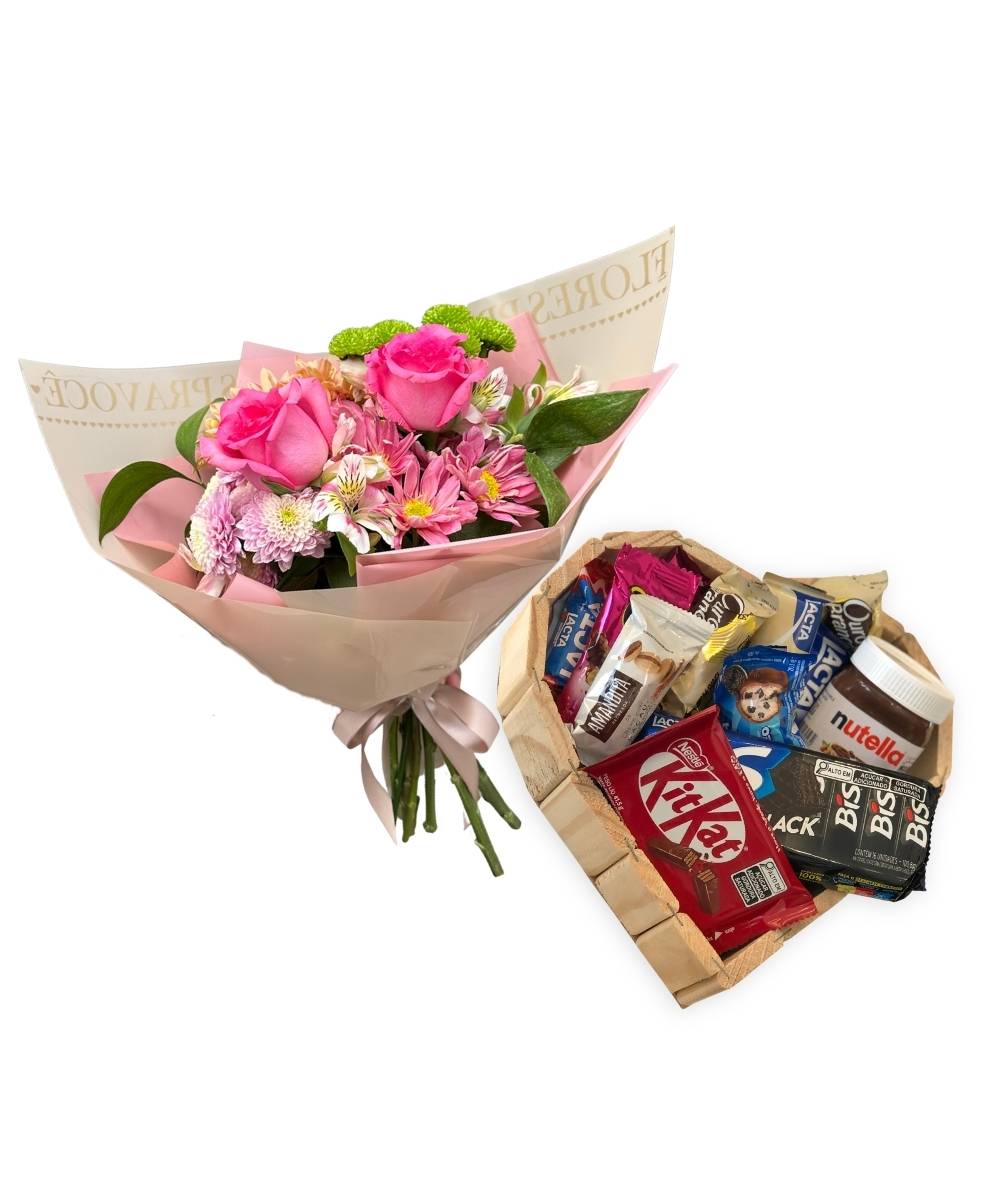 Mini Buquê de Rosas Cor de Rosa com Coração de Chocolates em Araruama