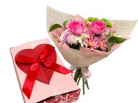 Mini Buquê de Rosas Cor de Rosa com Cesta Love Sweet em Araruama