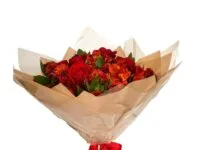 Buquê de rosas vermelhas importadas para presente romântico em Araruama