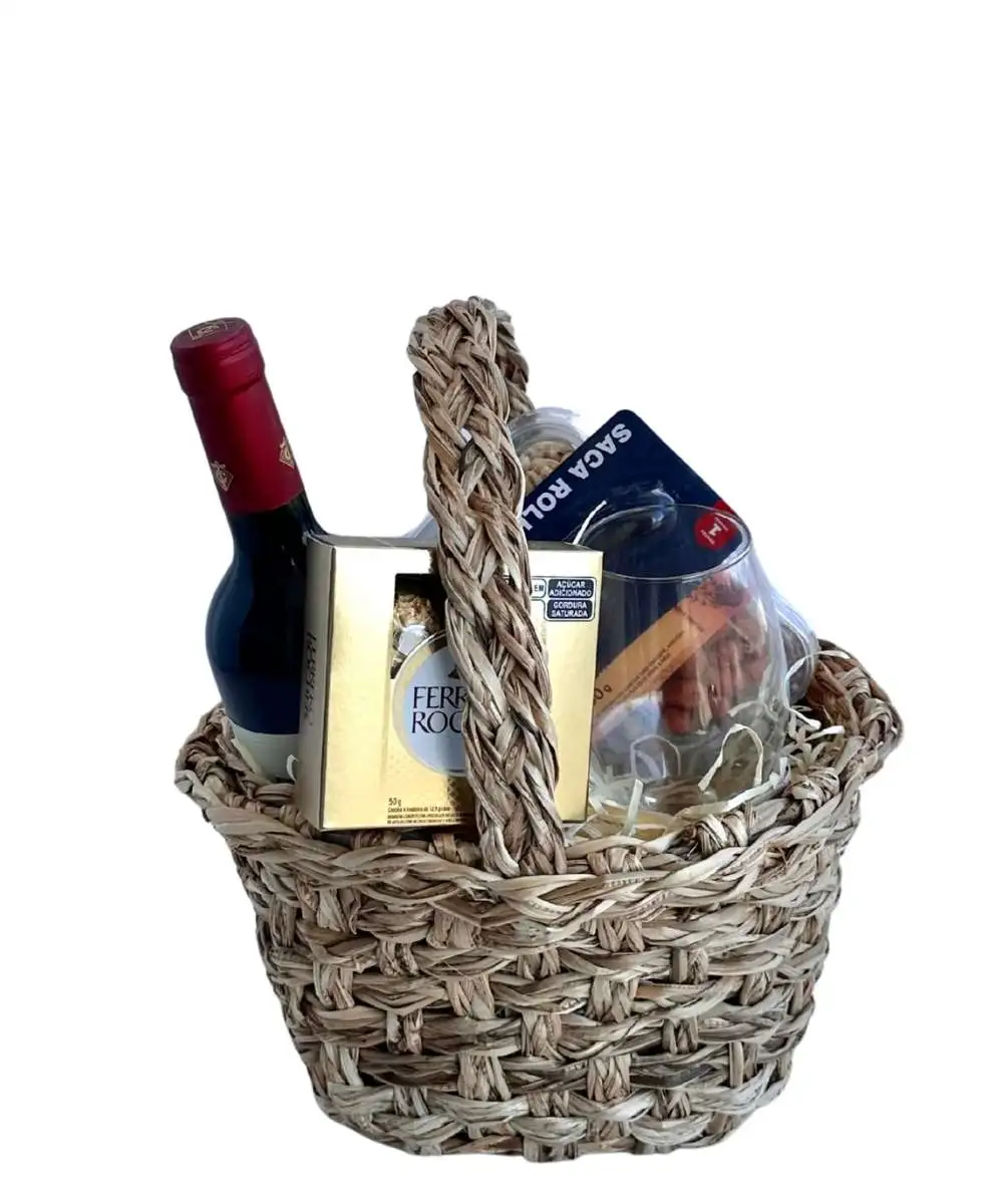 Cesta Vinho 1 Cesta Vinho com Toro Centenario, taça, Ferrero Rocher e petiscos para presente em Araruama