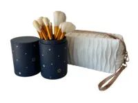 Kit de maquiagem com necessaire e pincéis para presente em Araruama