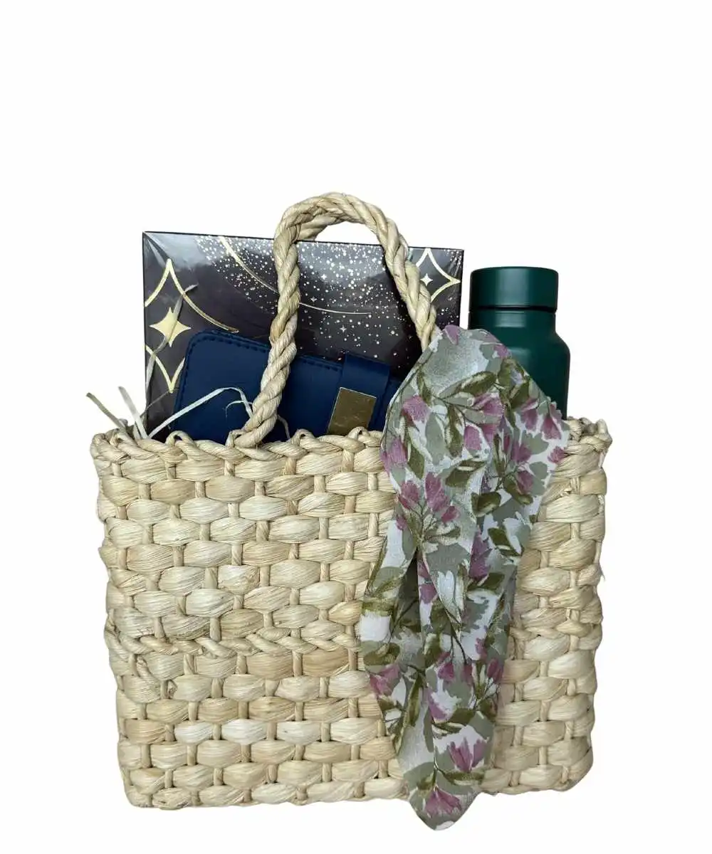 Presente feminino com bolsa, kit eudora e acessórios em Araruama