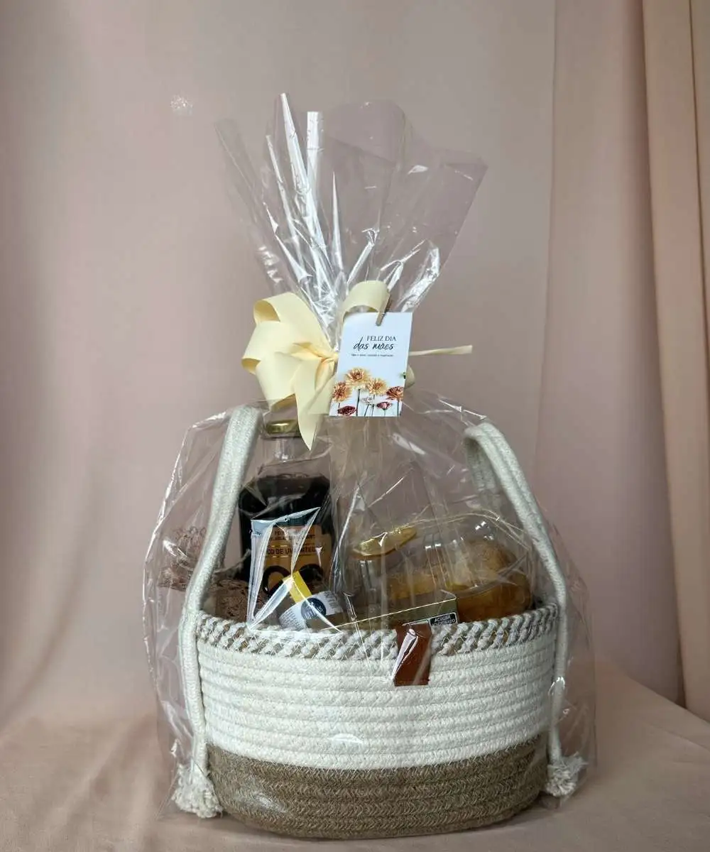 Cesta de café da manhã premium para presente em Araruama