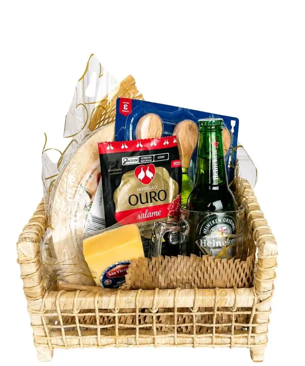 Presentes para o Dia dos Pais em Araruama | Cestas, Chocolates e Presentes Especiais 9 Cesta Happy Hour com cerveja Heineken, queijo e salame em Araruama