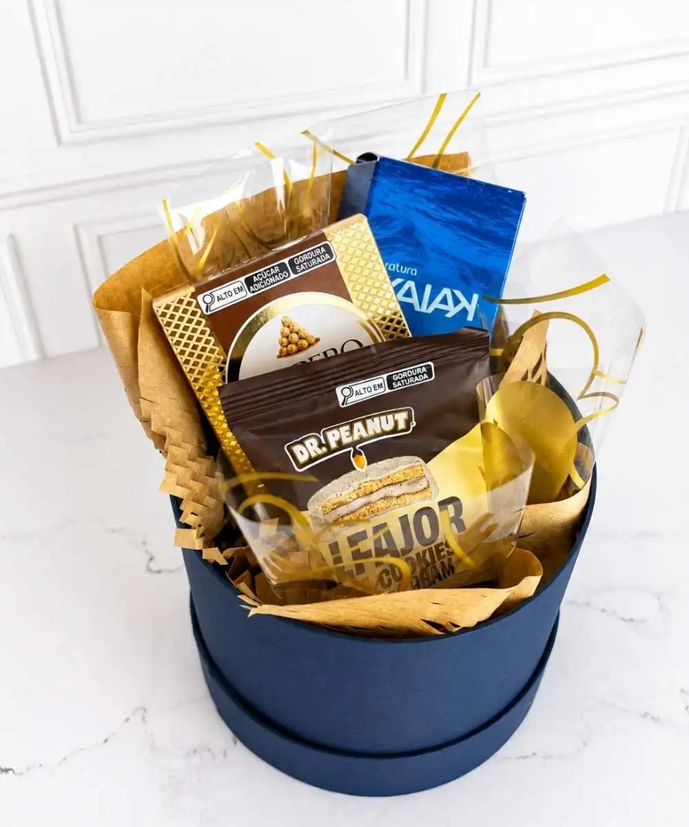 Presentes para o Dia dos Pais em Araruama | Cestas, Chocolates e Presentes Especiais 12 Cesta Blue Collection com Kaiak, Ferrero Rocher e alfajor para presente masculino em Araruama