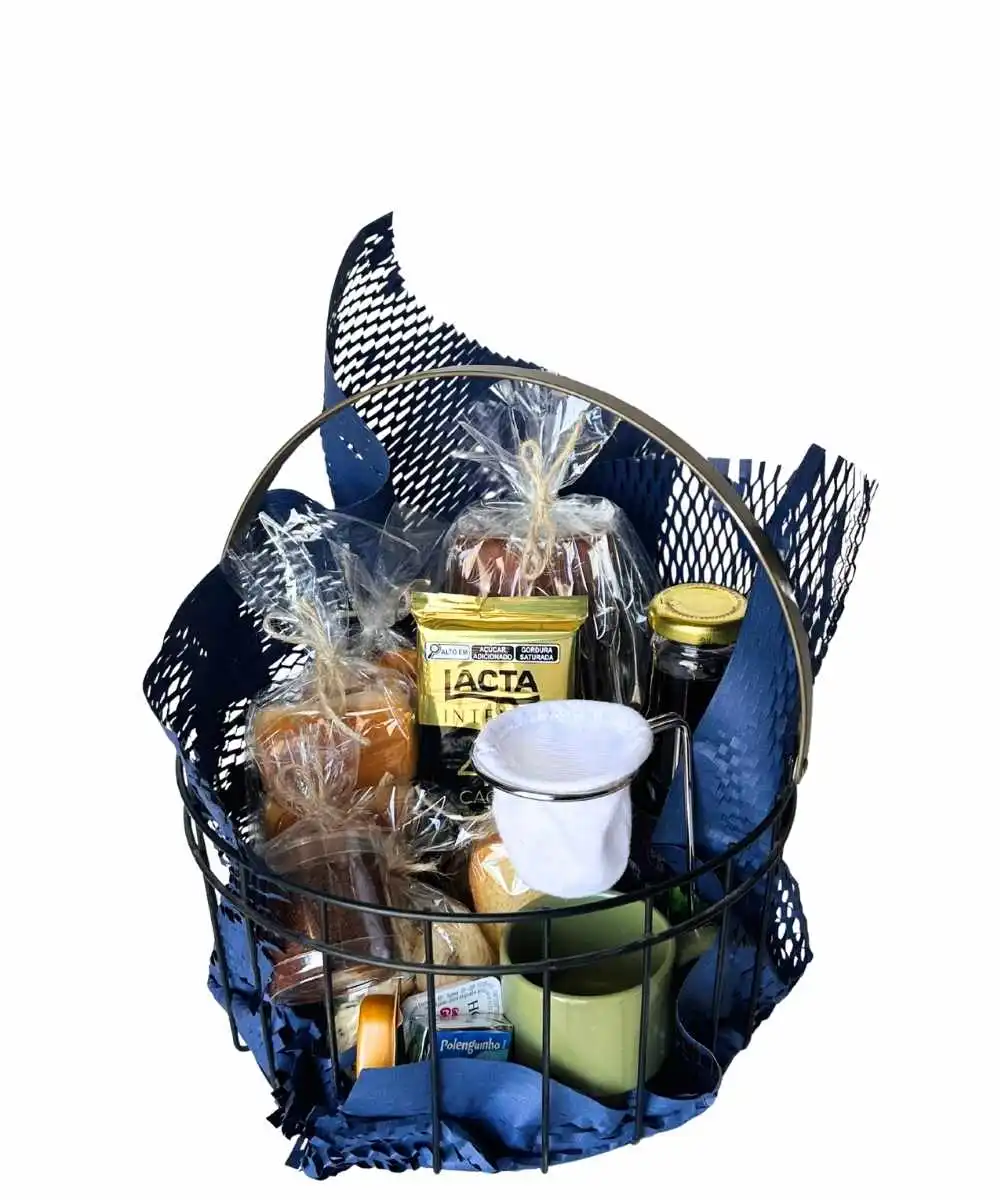 Presentes para o Dia dos Pais em Araruama | Cestas, Chocolates e Presentes Especiais 3 Coffee Moment cesta de café da manhã com bolo, café, suco, chocolate e acessórios em Araruama